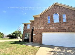 612 Horn St, Crowley, TX 76036