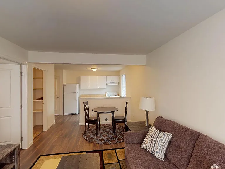 Hampshire Estates Apartments and Self Storage — Photo 12