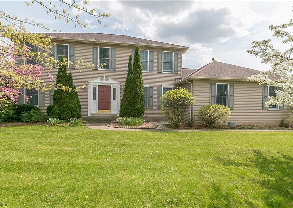 1st image of 210 W Sturbridge Dr