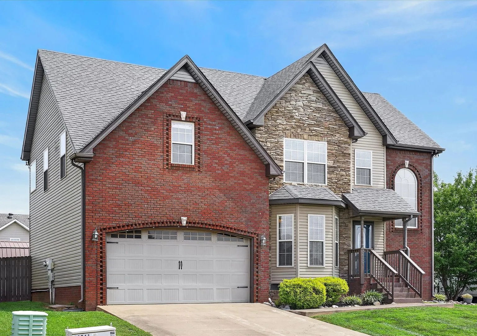 Pet Friendly Three Bedroom! — Photo 3