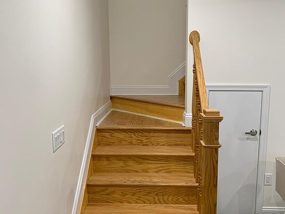 5th image of 60 Lake St
