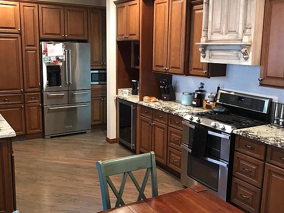 3rd image of 1909 W Leland Ave #1