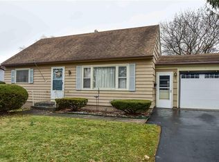 39 Wyndover Rd, Rochester, NY 14616