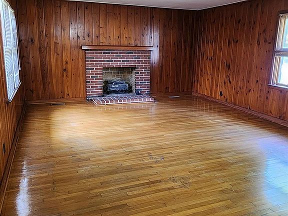 3rd image of 109 Hendrix St
