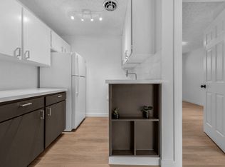 Gilmore Apts, Seattle, WA 98136