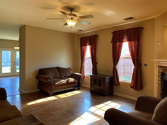 4th image of 705 Elverton Ct