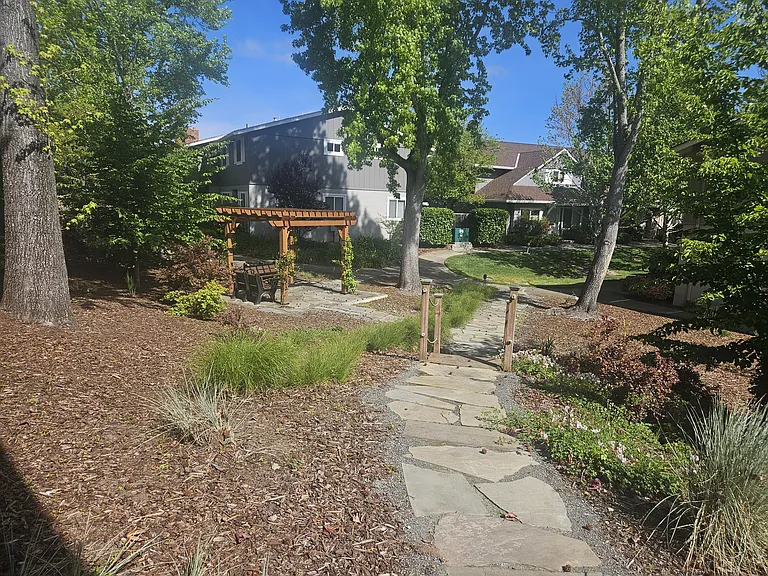Miramonte Dr — Photo 11