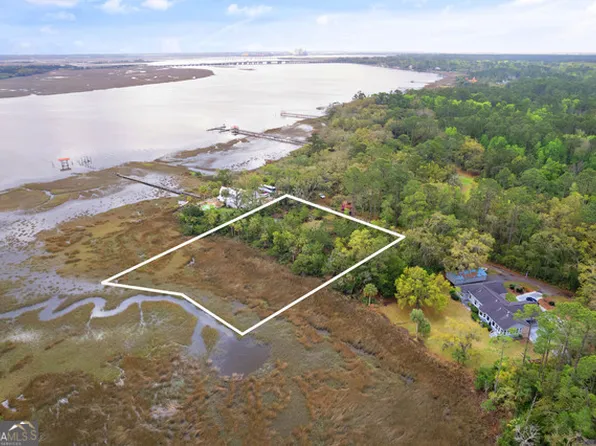 180 Turtle River Ln, Brunswick, GA 31523