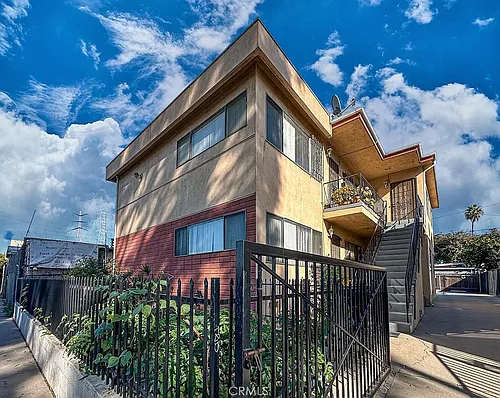 3502 Santa Fe Ave #1 Photo 1