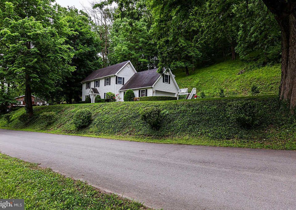 1st image of 795 Huber Ln