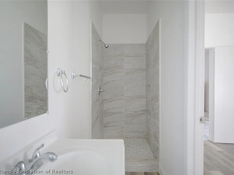 199 E Camphor St — Photo 21