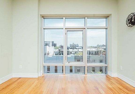 2nd image of 319 Melrose St APT 3F