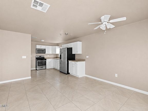 5th image of 408 Sycamore Way