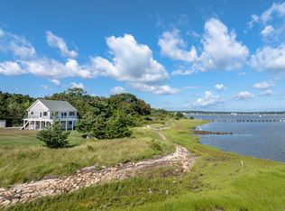 8 Dyar Rd, Mattapoisett, MA 02739
