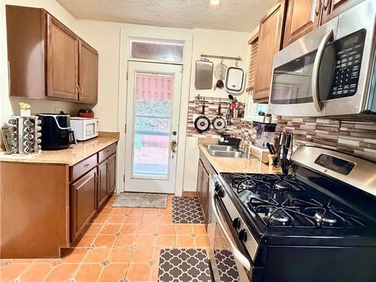 1662 McFarland Rd — Photo 8