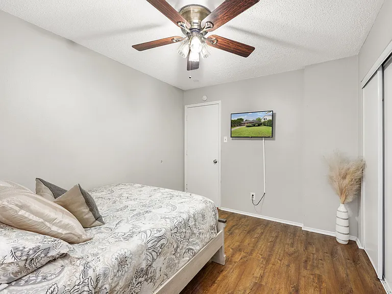 4143 Norway Ln — Photo 5