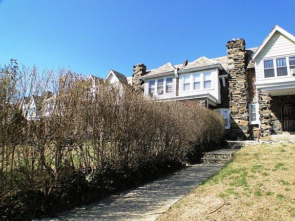 2nd image of 645 E Woodlawn St