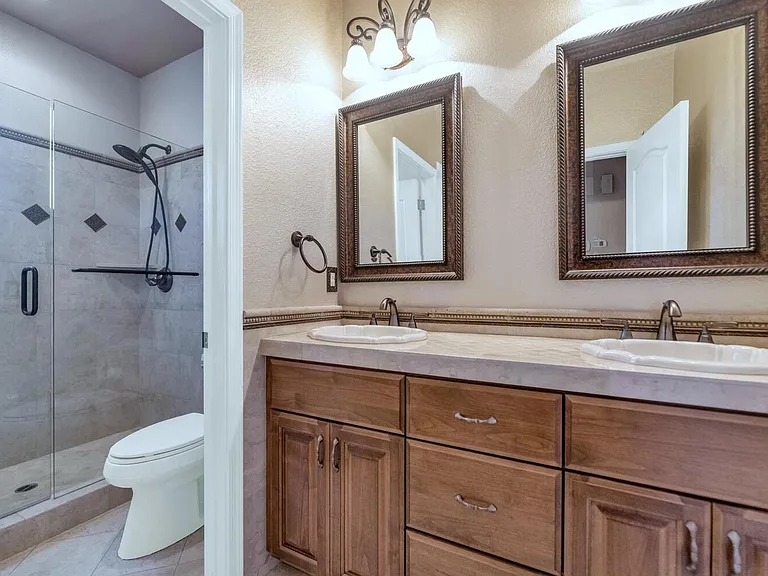 3382 W Harrison St — Photo 15