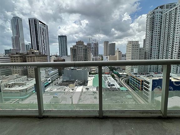 2nd image of 50 Biscayne Blvd APT 1605