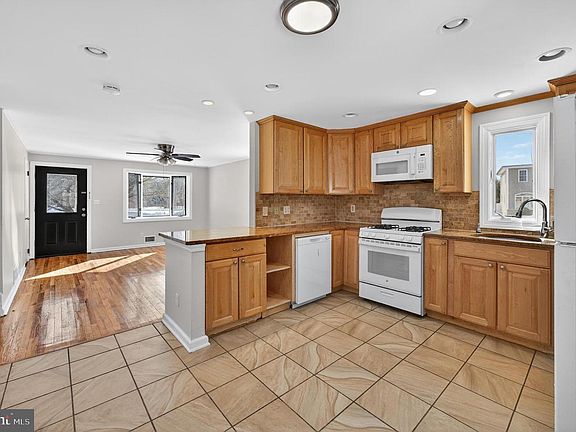 2nd image of 2293 Princeton Pike
