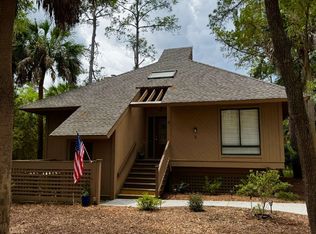 2 Palm Isle Ct, Hilton Head Island, SC 29926