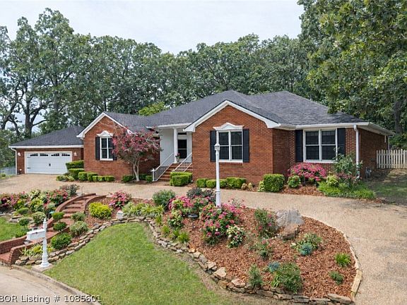 2nd image of 2916 Cliff Dr