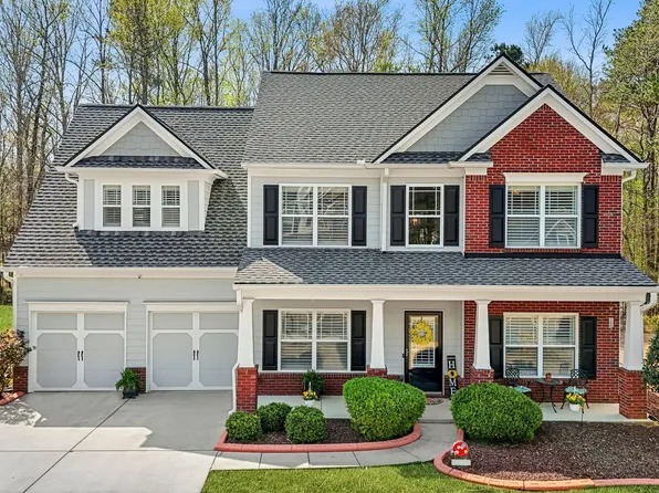 2325 Village Green Dr, Fairburn, GA 30213