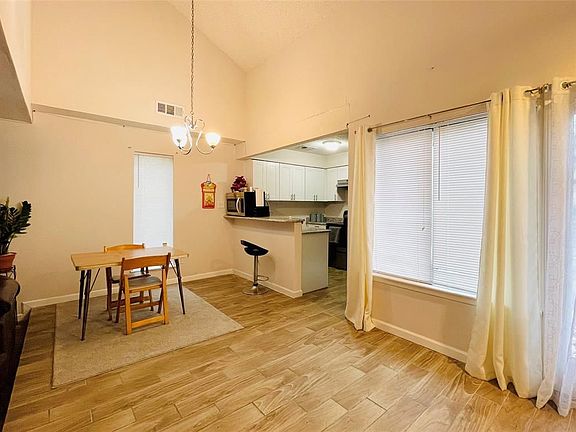 4th image of 12606 Wellington Park Dr