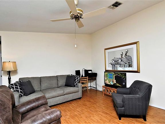5th image of 5561 Foxlake Dr