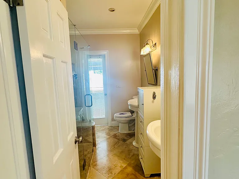 1415 Flagler Ave — Photo 11