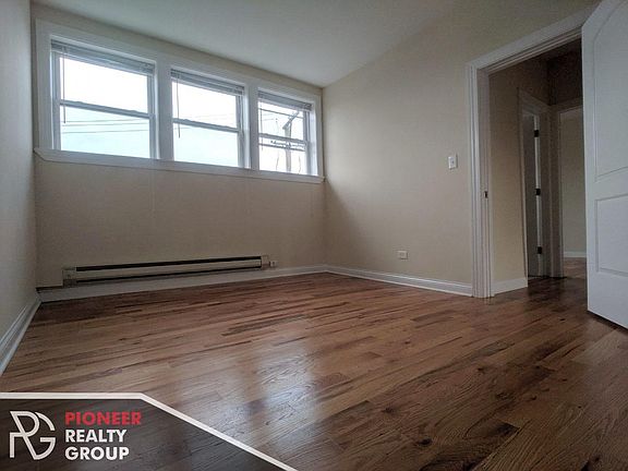 4th image of 4425 N Wolcott Ave #A3b
