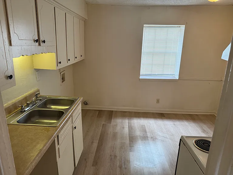111 Espejo St #8 — Photo 4