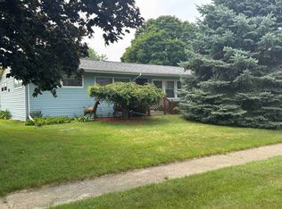 521 Garden Dr, Belvidere, IL 61008