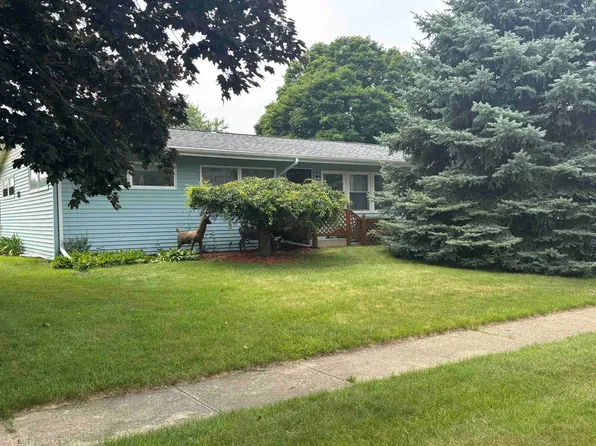 521 Garden Dr, Belvidere, IL 61008