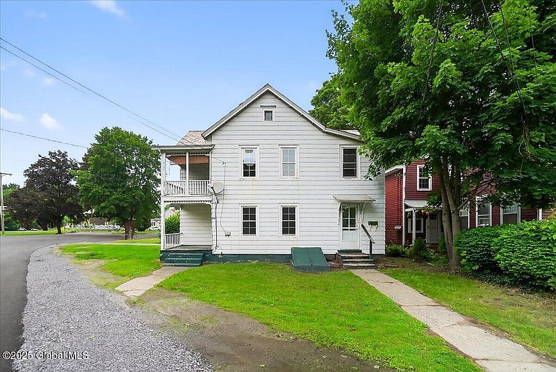 4th image of 104 Hill Street