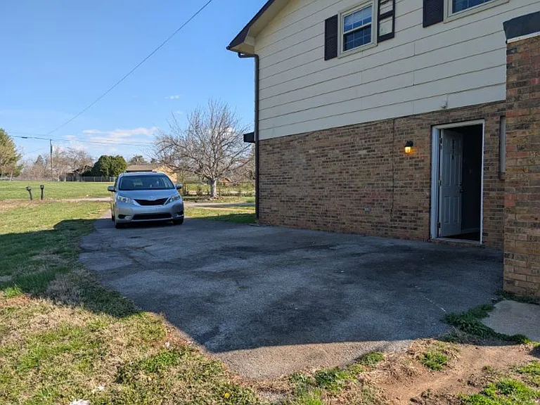 7012 Regency Rd — Photo 3