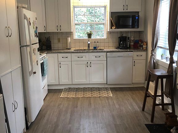 2nd image of 1104 Valley Park Dr
