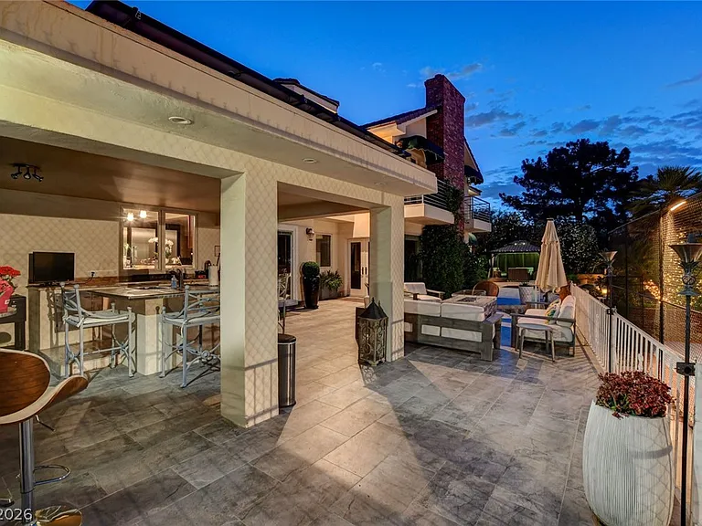 7001 Alamitos Cir — Photo 63