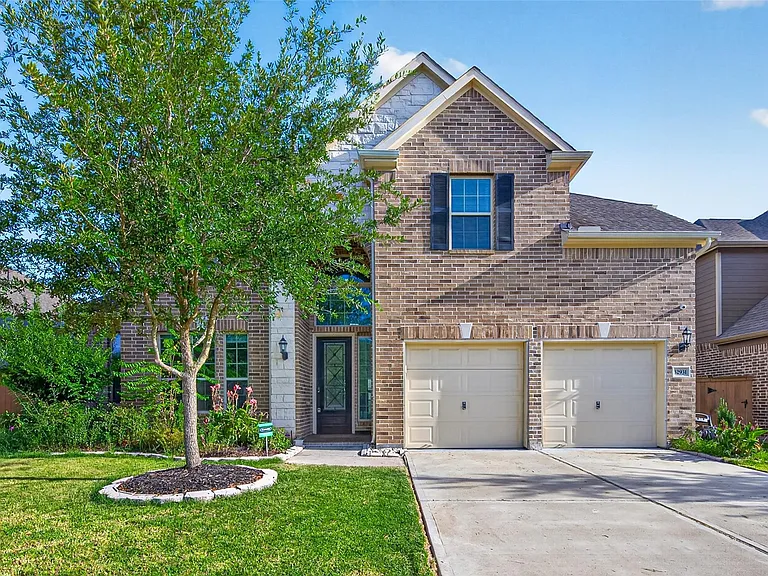 32931 Franklin Brooks Dr — Photo 1