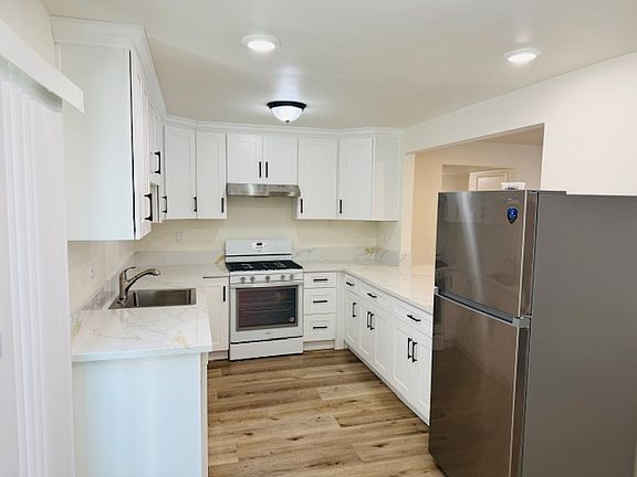 3rd image of 16606 Alliance Ave APT A