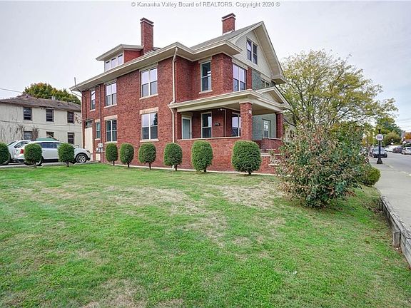 3rd image of 1587 Washington St E