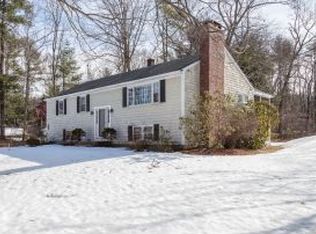 10 Oxford Rd, Hampstead, NH 03841