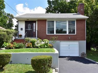 15 Spencer Ct, Hartsdale, NY 10530