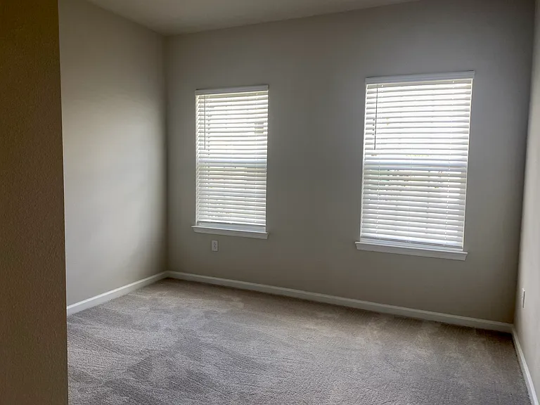 18236 Hunters Meadow Walk — Photo 23