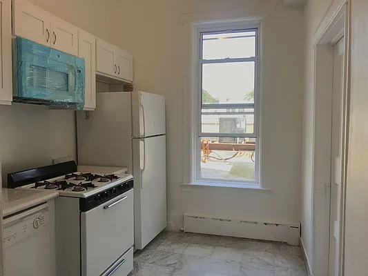 Rented by Rapid Realty Sunset Park Inc | media 25