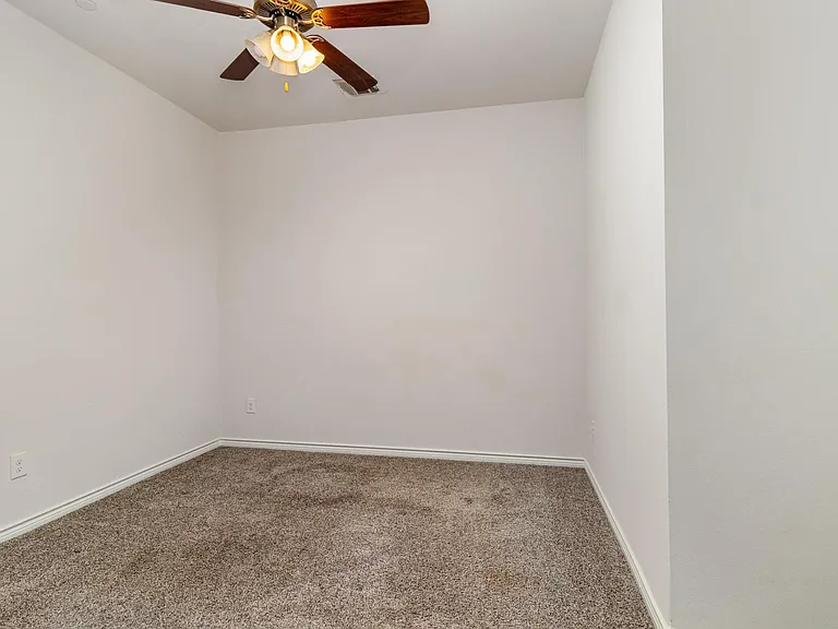 2413 Siskiyou St — Photo 16