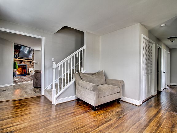 5th image of 2403 Greenway Ave