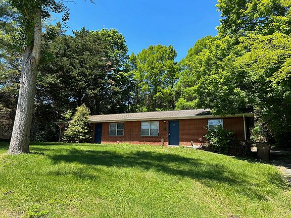 2nd image of 323-325 Watauga Dr NE