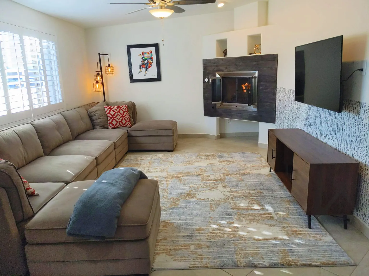 4 bed, 1951 sqft, $3,375 — Photo 2