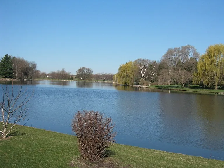Windsor Pond Apartments — Photo 7